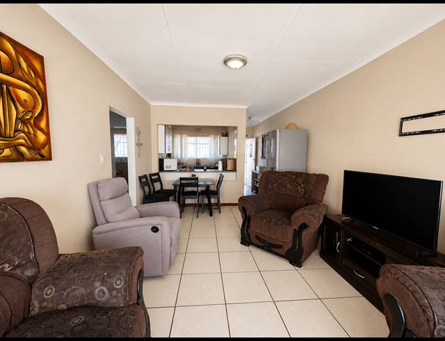 2 BEDROOM APARTMENT FOR SALE IN THREE RIVERS